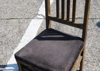 椅子の座面張替え・再塗装