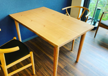 ブックマッチテーブル