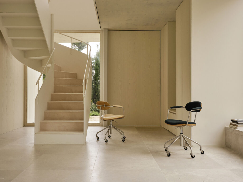 CH621 | Swivel Chair